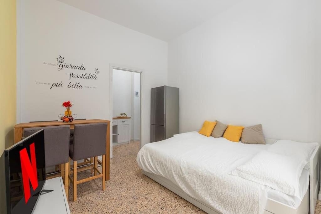 Monza Centro-Milano-Como,Suite Vicino Stazione Bagian luar foto