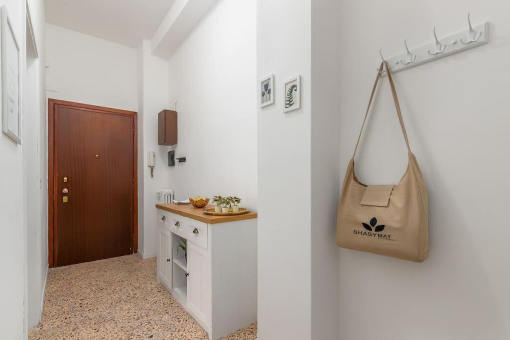 Monza Centro-Milano-Como,Suite Vicino Stazione Bagian luar foto